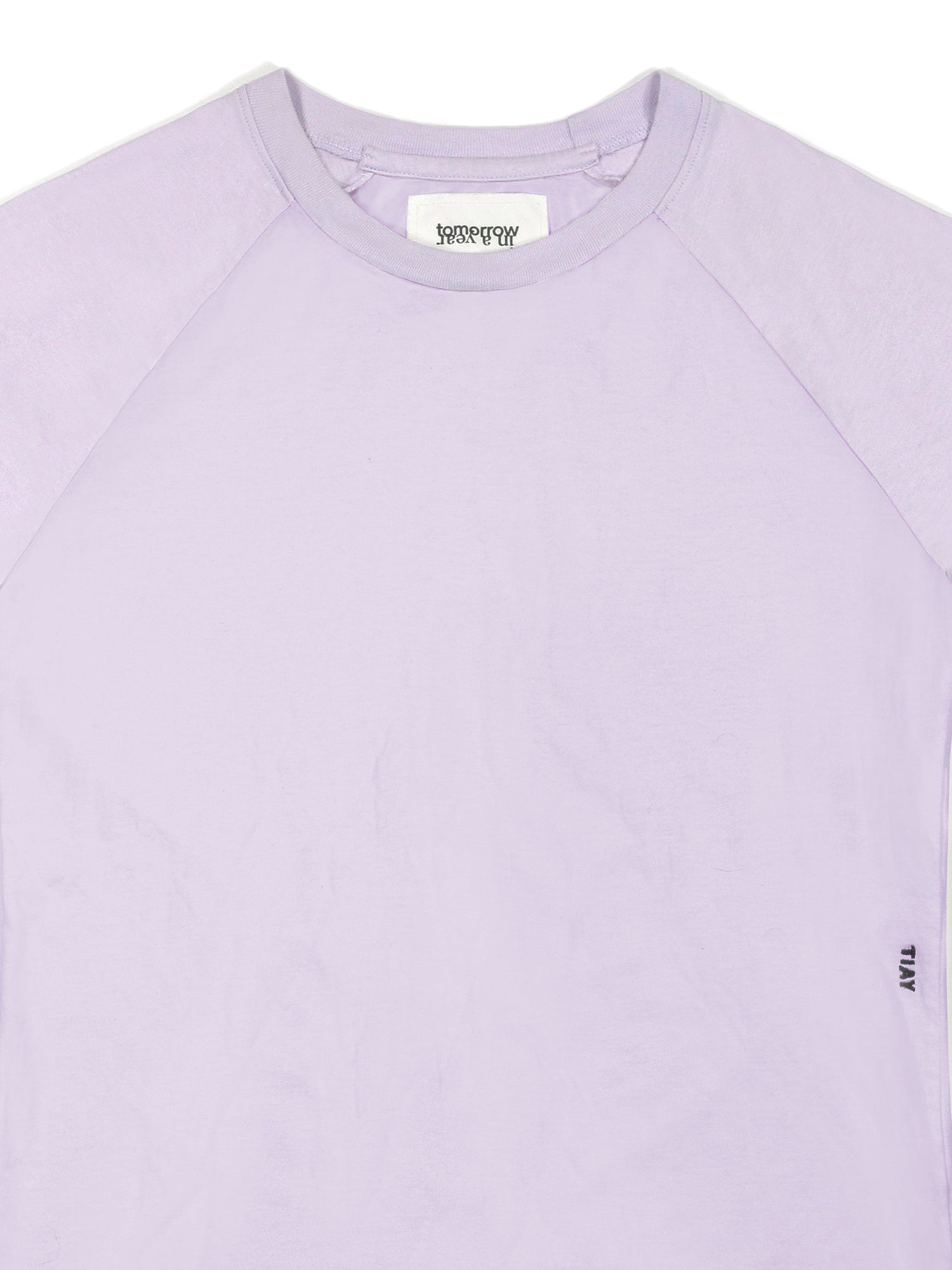 Round neck raglan tee