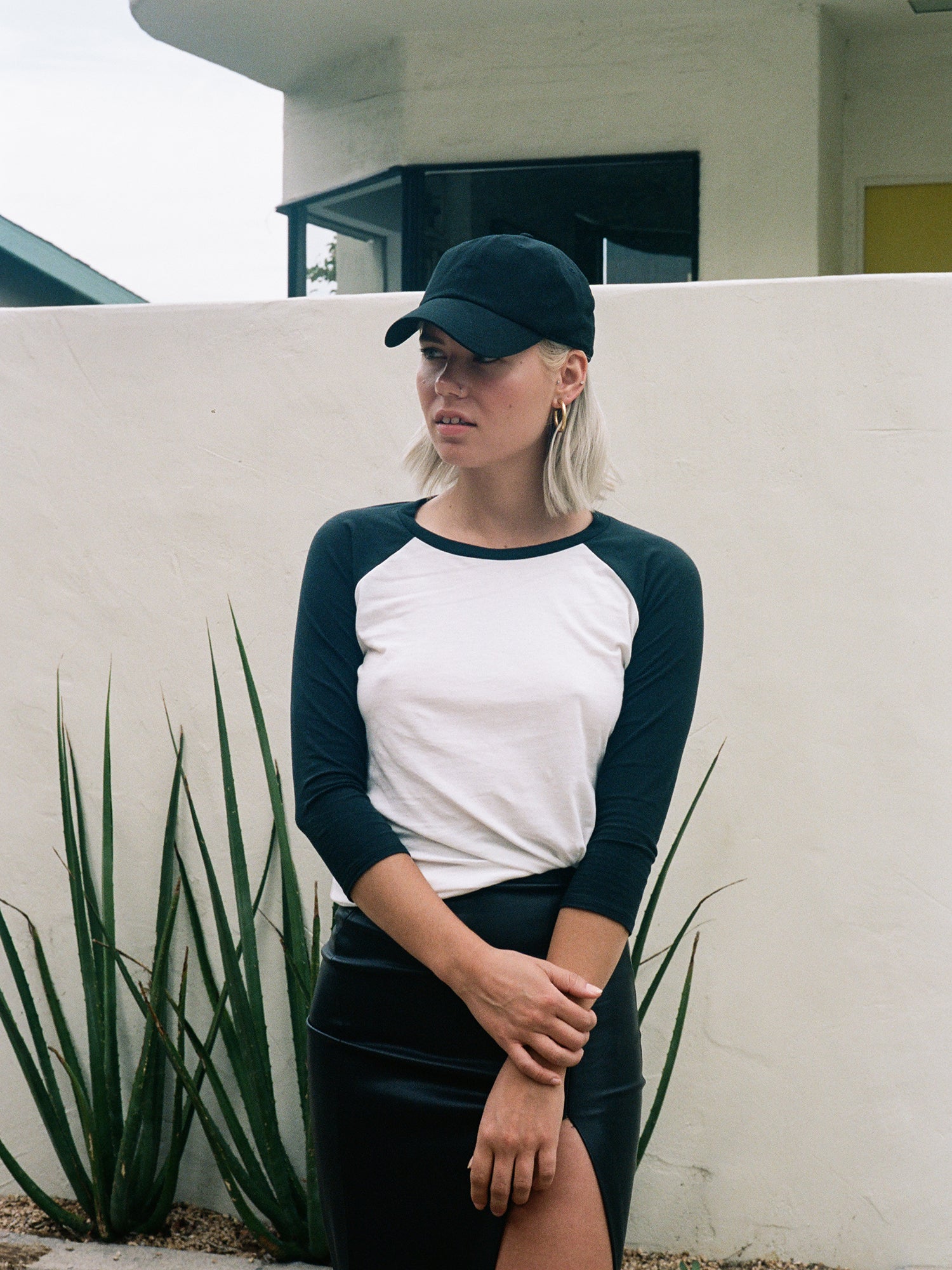 Slim Fitted Raglan Baseball T-shirt - Black/white