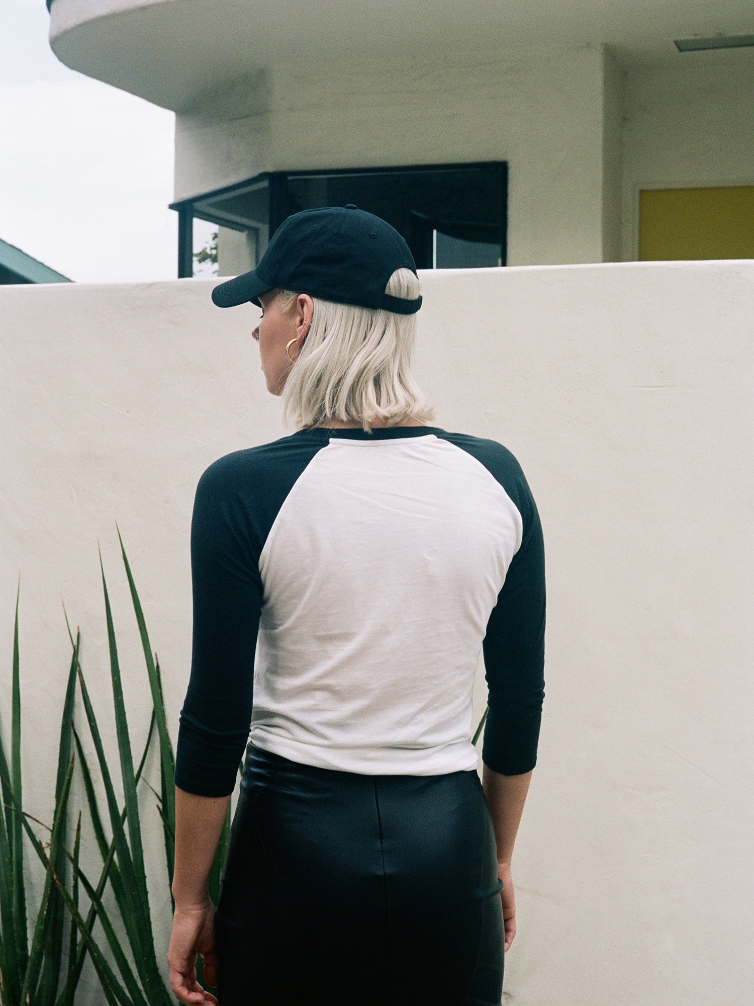 Slim Fitted Raglan Baseball T-shirt - Black/white