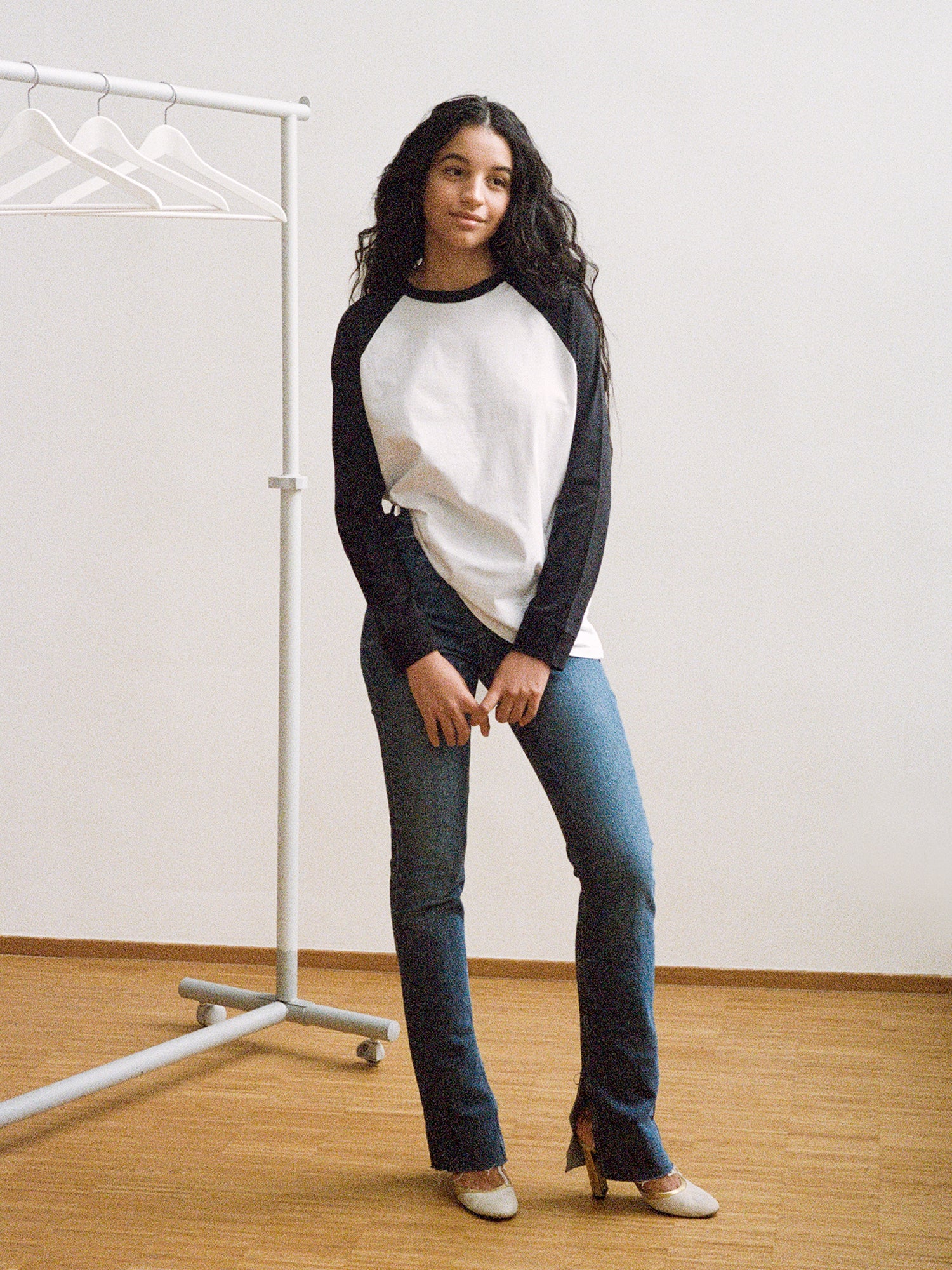 Unisex Raglan Loose Fit T-shirt - Black/White